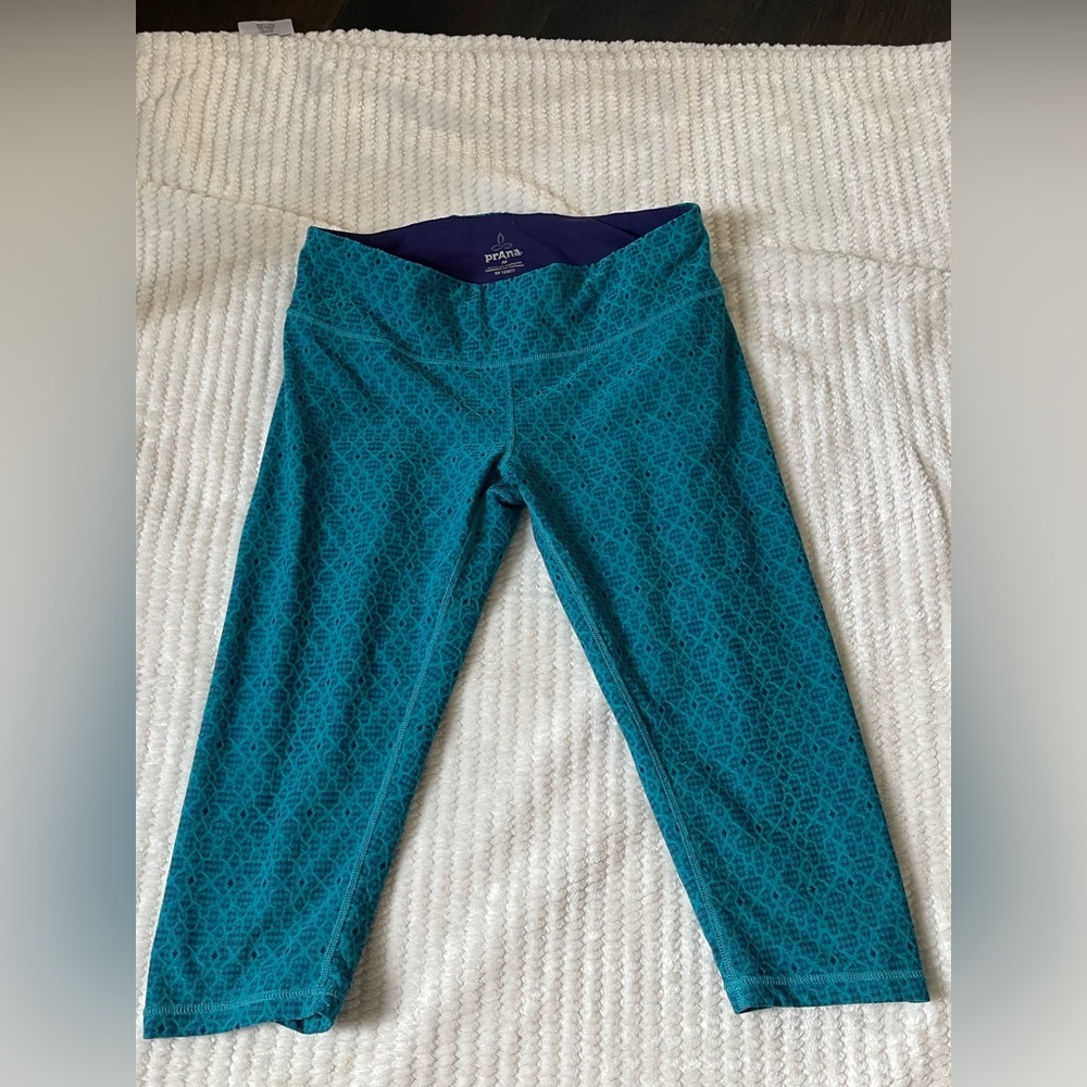 Prana Teal Patterned Cropped‎ Leggings with Purple Waistband